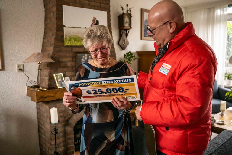 Riek wint 25.000 euro bij de Postcode Loterij.jpg