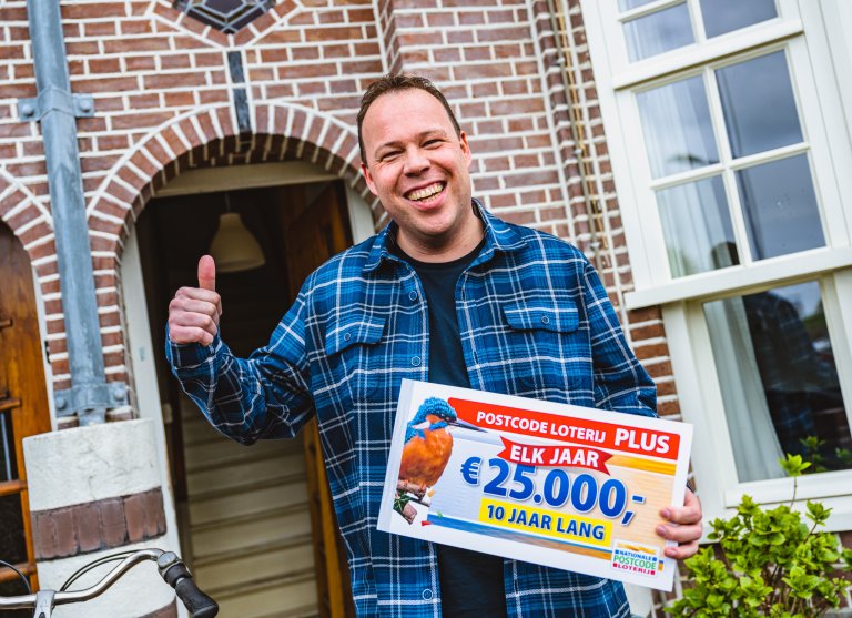 Jarne uit Den Bosch wint tien jaar lang 25.000 euro per jaar bij de Postcode Loterij.jpg